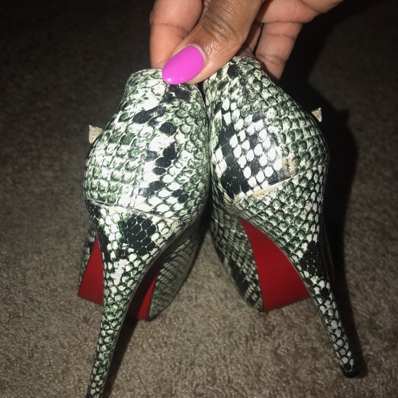 Christian Louboutin - Picture 4 of 8